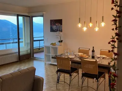 Blick ins Wohnzimmer: viel Platz zum Wohlfühlen!