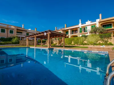 PoolOfHouse