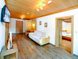 18356308-Ferienwohnung-4-Saalbach Hinterglemm-300x225-2