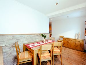 18356308-Ferienwohnung-4-Saalbach Hinterglemm-300x225-3