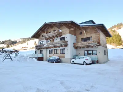 Außenseite Ferienhaus [Winter]