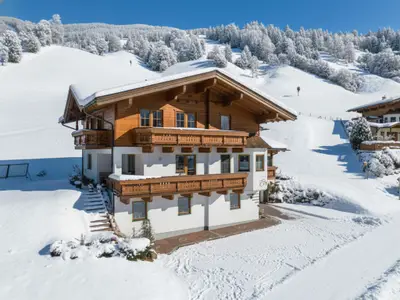 Außenseite Ferienhaus [Winter]