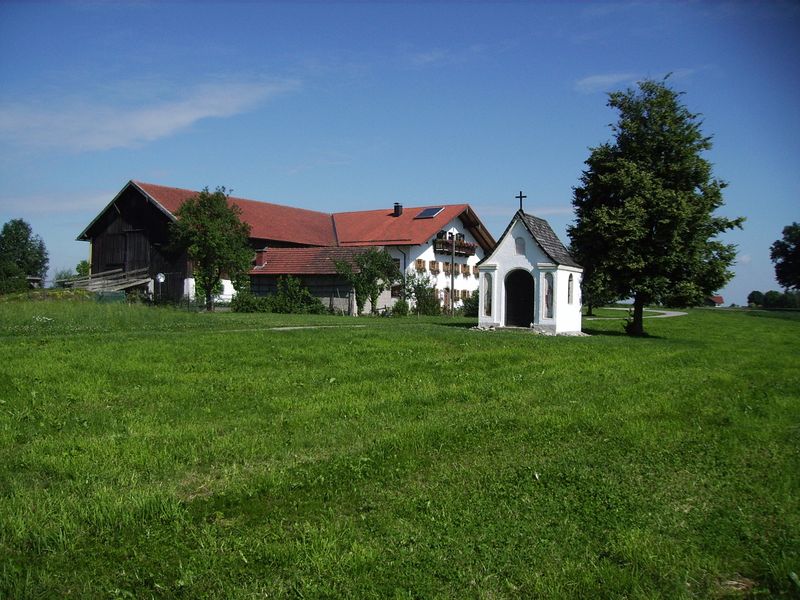 Außenansicht Öderhof mit Kapelle