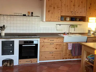 Küche mit Küchenzeile