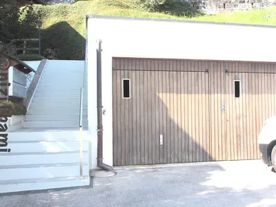 bei Ankunft: 2. Garage von links