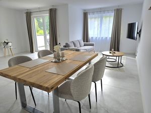 24054226-Ferienwohnung-2-Saarburg-300x225-2