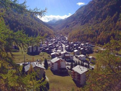 Dorf Saas-Almagell im Herbst