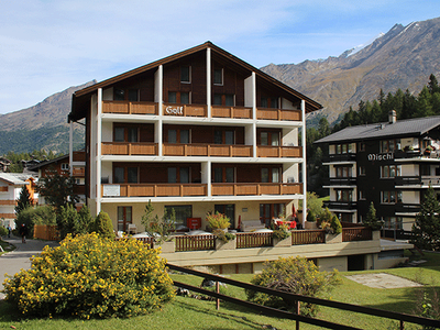 Aussenansicht-Ferienhaus-Apartment-Golf-Saas-Fee