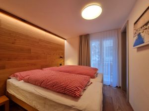 23833564-Ferienwohnung-4-Saas-Fee-300x225-5