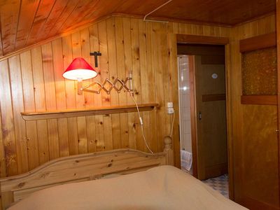 Saas-Fee_Chalet-LeCamee_Schlafzimmer2