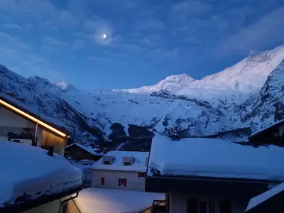 Sicht vom Balkon auf die Gletscherlandschaft