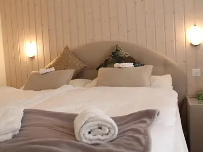 Neues Boxspringbett (1.8 x 2.0 m)