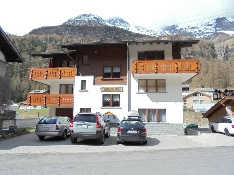 19252720-Ferienwohnung-7-Saas-Grund-800x600-1