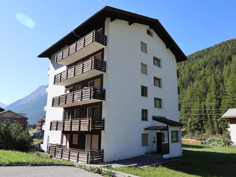 24007041-Ferienwohnung-4-Saas-Grund-800x600-0