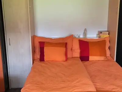 Wandklappbett