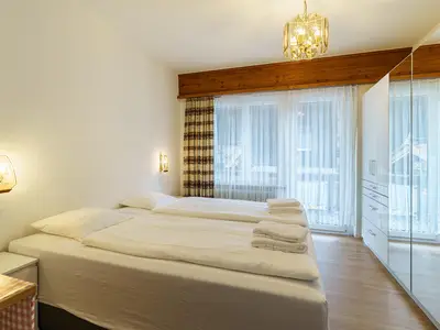 Saas-Grund - Haus City (Zimmer 5 EG) (3 of 8)