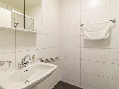 Saas-Grund - Haus City (Zimmer 5 EG) (4 of 8)