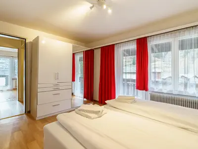 Saas-Grund - Haus City (Zimmer 4 2 OG) (2 of 9)