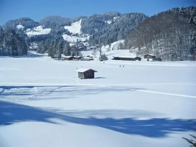 Winterblick auf die Loipe