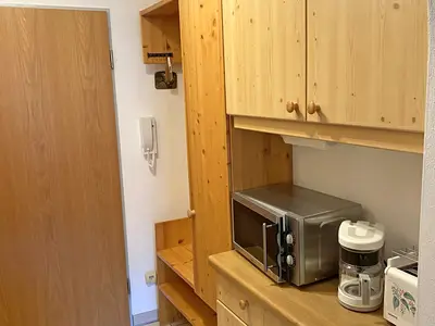 Küche mit Blick Richtung Wohnungstüre