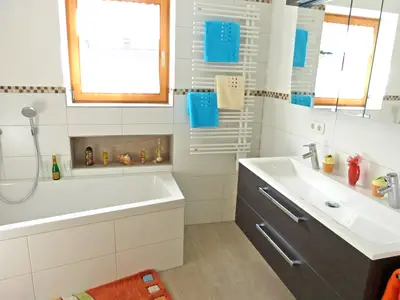 Badezimmer DU/WC und Badewanne