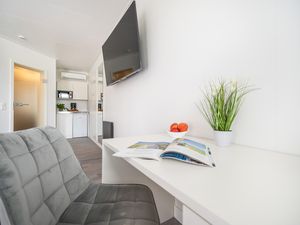 23973355-Ferienwohnung-2-Sagard-300x225-2