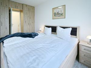 24015741-Ferienwohnung-4-Sagard-300x225-5