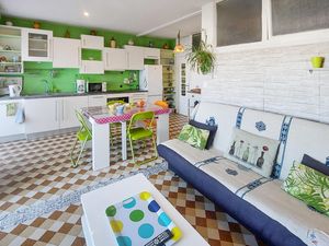 23767341-Ferienwohnung-4-Saint-Étienne-300x225-2