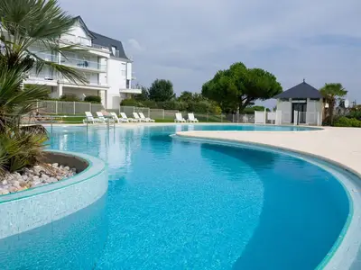 PoolOfHouse