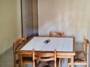 23762347-Ferienwohnung-2-Saint-Maximin-la-Sainte-Baume-300x225-1