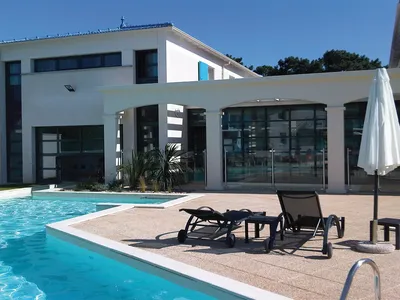 PoolOfHouse