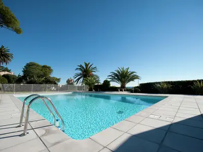 PoolOfHouse