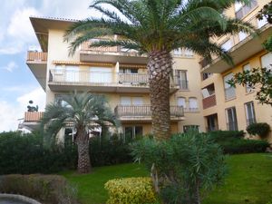 23838913-Ferienwohnung-4-Saint-Tropez-300x225-5