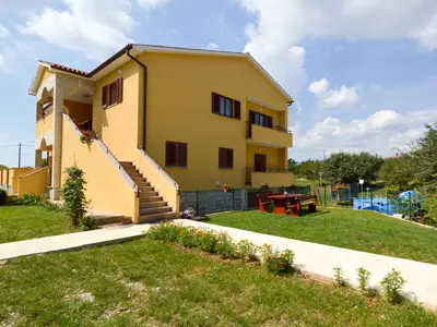 Ferienwohnung für 8 Personen (160 m²) in Šajini 2/10