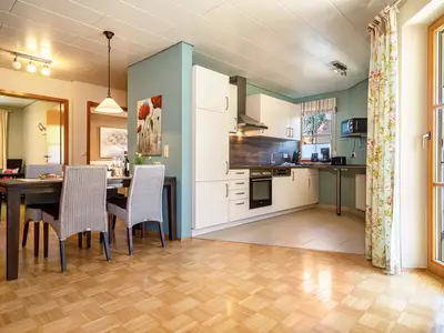 Küche und Essbereich