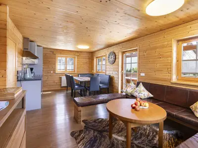 Wohnbereich und Essbereich