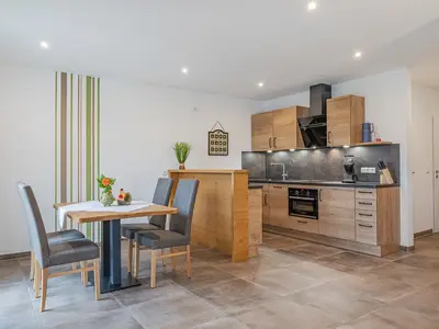 Küche mit Essbereich