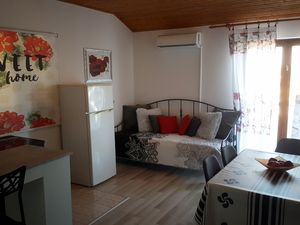 19126973-Ferienwohnung-3-Sali-300x225-1