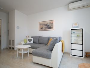 23465289-Ferienwohnung-2-Sali-300x225-2