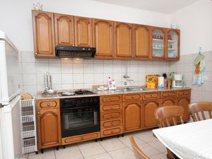 23926327-Ferienwohnung-4-Sali-300x225-2