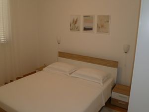 23930109-Ferienwohnung-2-Sali-300x225-5