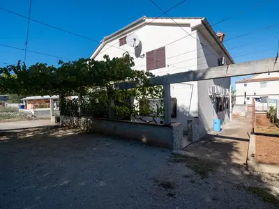 Ferienwohnung für 3 Personen in Sali 8/10