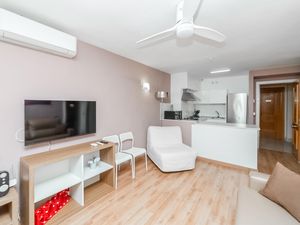 24053343-Ferienwohnung-4-Salou-300x225-3