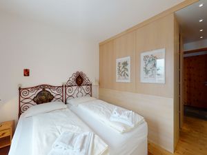 23324184-Ferienwohnung-2-Samedan-300x225-4