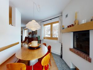 23324414-Ferienwohnung-6-Samedan-300x225-3