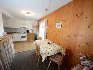 18726623-Ferienwohnung-2-Samedan-300x225-5