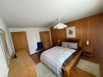 Schlafzimmer 2 (Eltern)