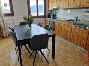 23537344-Ferienwohnung-4-Samedan-300x225-1