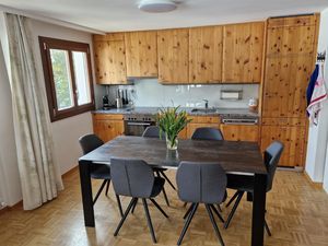 23537344-Ferienwohnung-4-Samedan-300x225-2