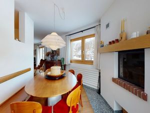 23530213-Ferienwohnung-6-Samedan-300x225-3